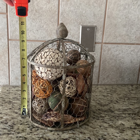 Rustic Farmhouse Decor - Picture 3 of 6